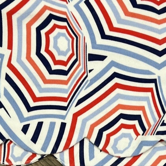 🚫 CROWN & IVY Womens Shelby Chino Shorts Blue Red Umbrella Size 8 - Picture 3 of 6